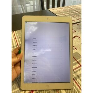 Apple iPad Air MD789LL A 32GB Silver WiFi Tablet - Works - See Description